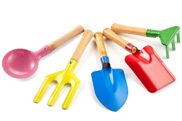 Aptoper Kids Gardening Tools Set, 8" Safe Beach Sandbox Toy Made of Metal with Sturdy Wooden Handle Gardening Equipment Fork, Trowel, Rake & Shovel for Children (5 Pcs)