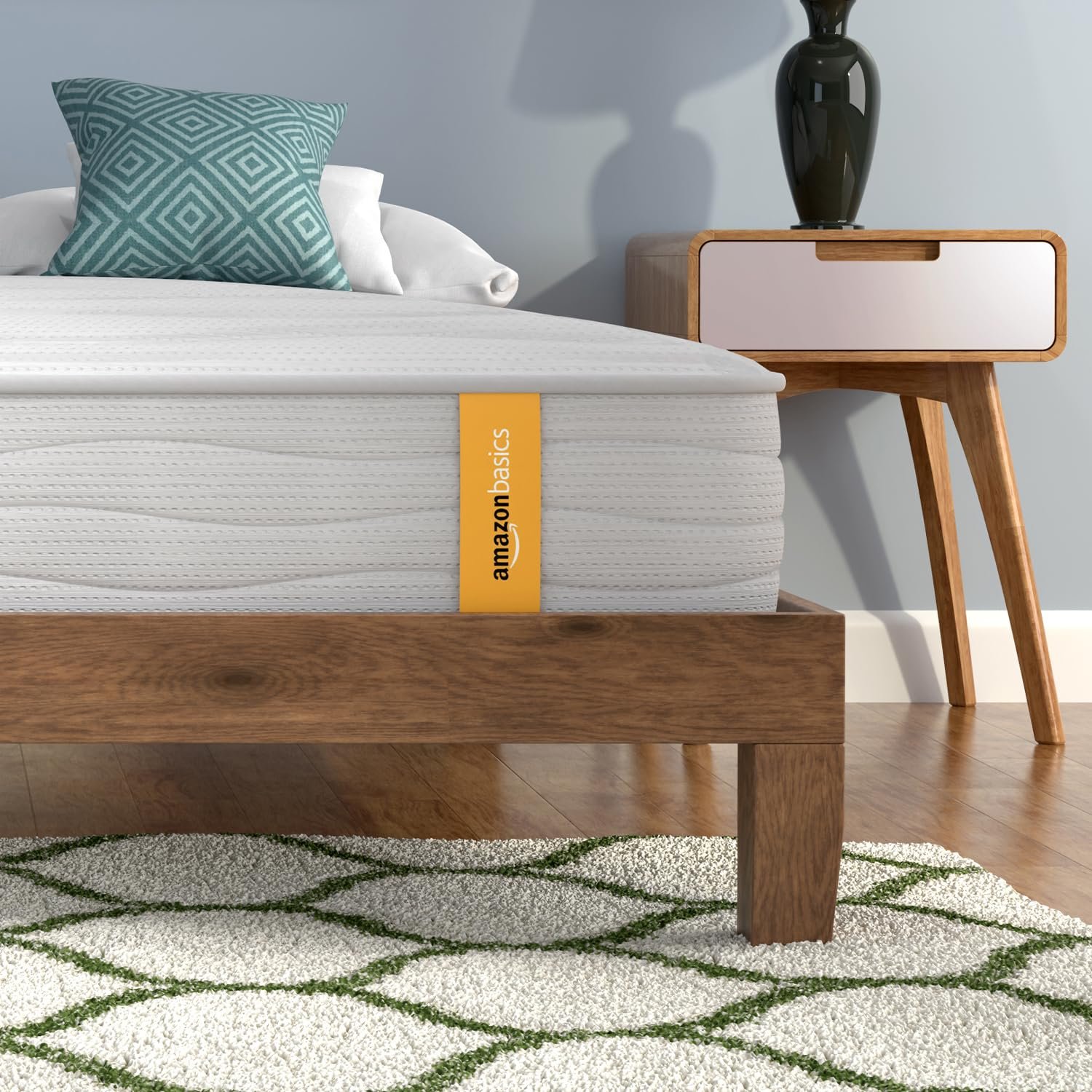 Amazon Basics Hybrid Mattress 8.66 Inch Plush with Pocket Springs and Pressure Relief Foam, White, 90cm x 190cm (Single)